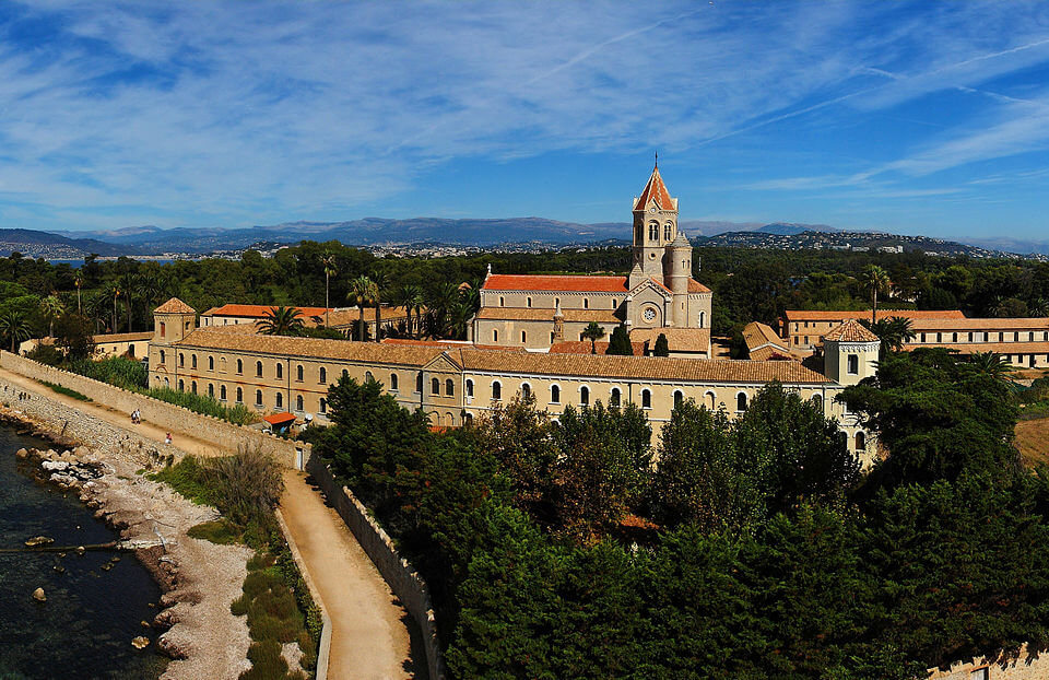 Church_and_monastery_of_the_Lérins_Abbey